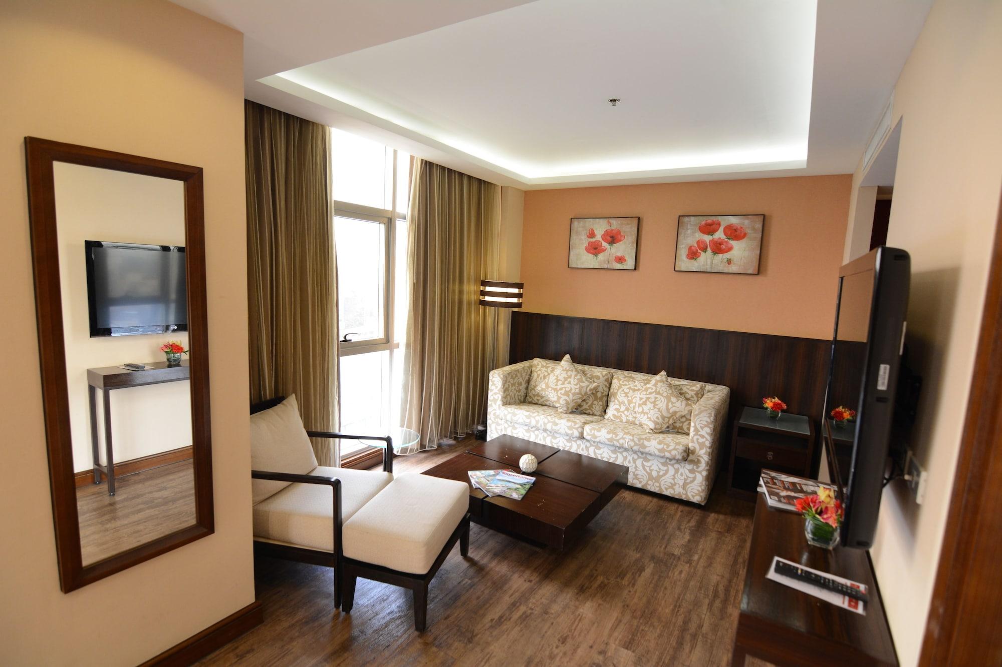 Ramada By Wyndham Manila Central Zewnętrze zdjęcie