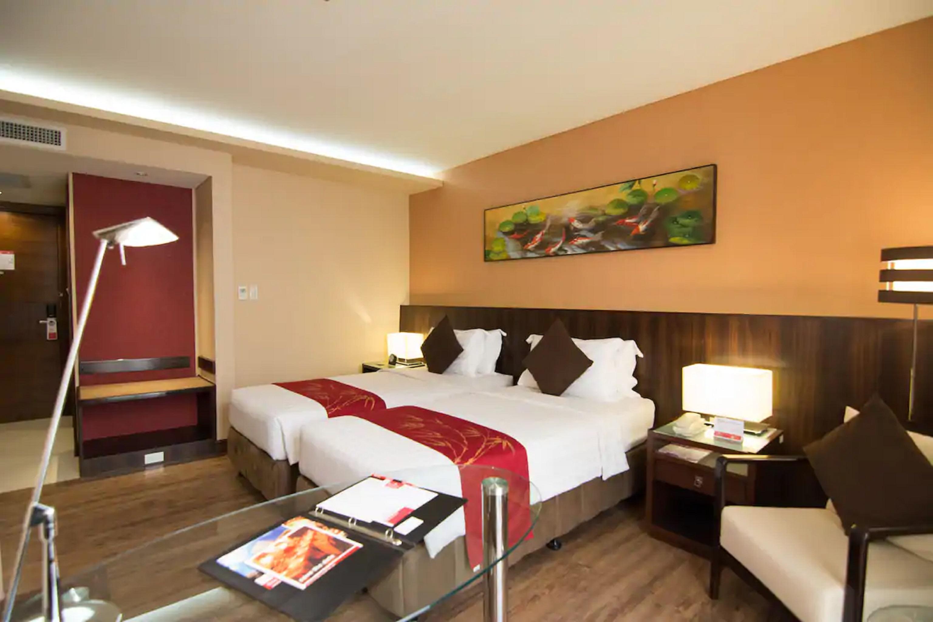 Ramada By Wyndham Manila Central Zewnętrze zdjęcie